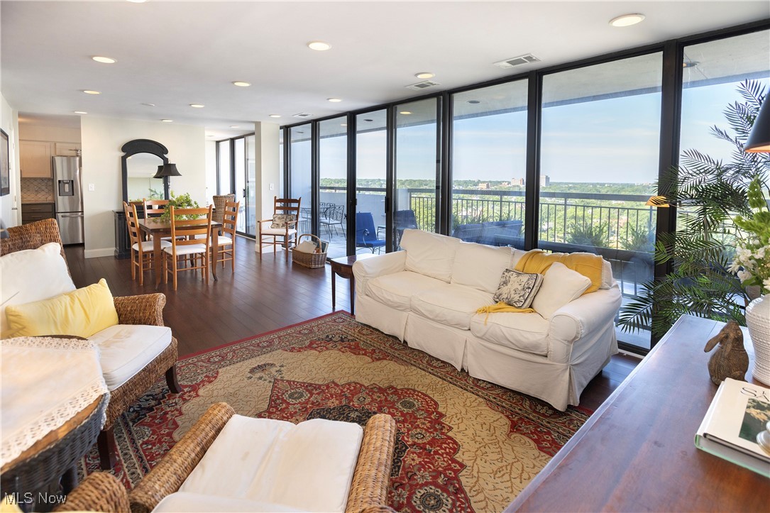 12550 Lake Avenue Lakewood OH 44107