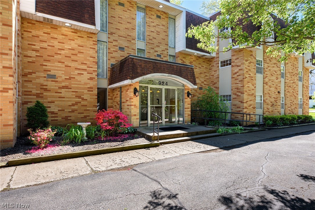 924 Memorial Parkway Akron OH 44303