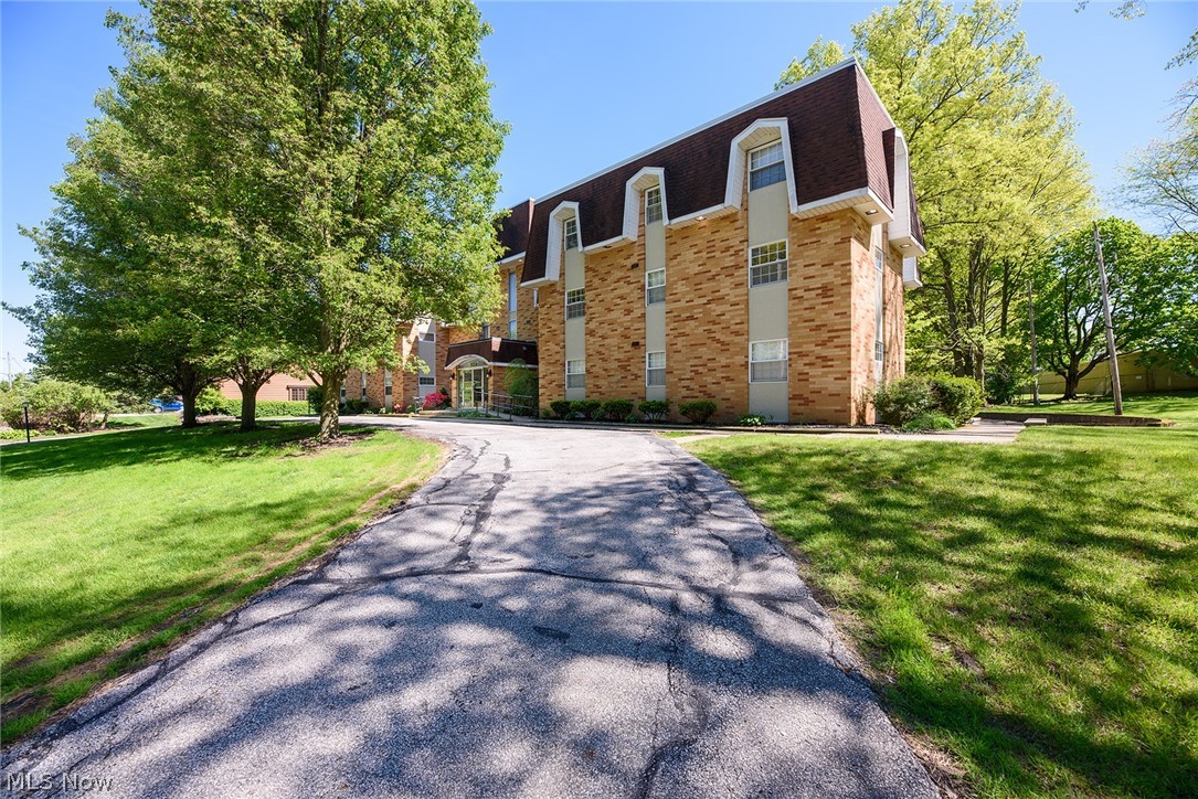 924 Memorial Parkway Akron OH 44303