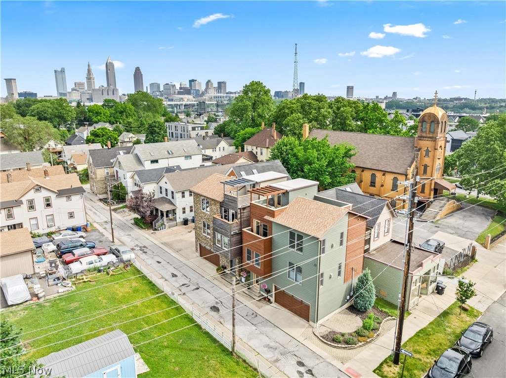 2307 Thurman Avenue Cleveland OH 44113