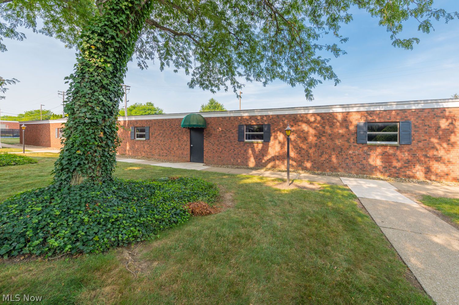2888 Pease Drive Rocky River OH 44116