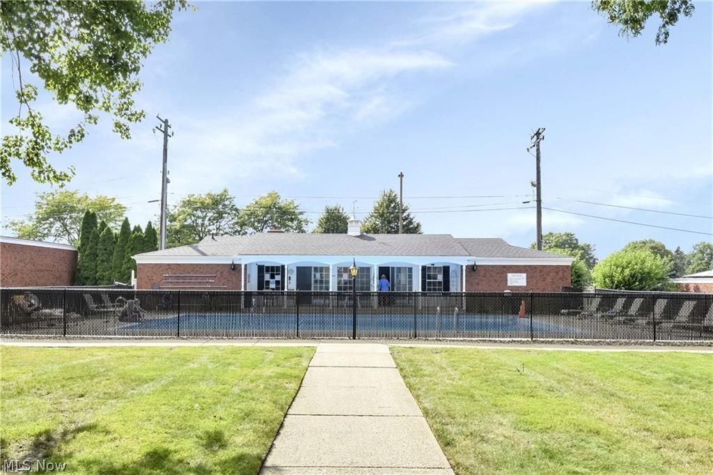 2888 Pease Drive Rocky River OH 44116