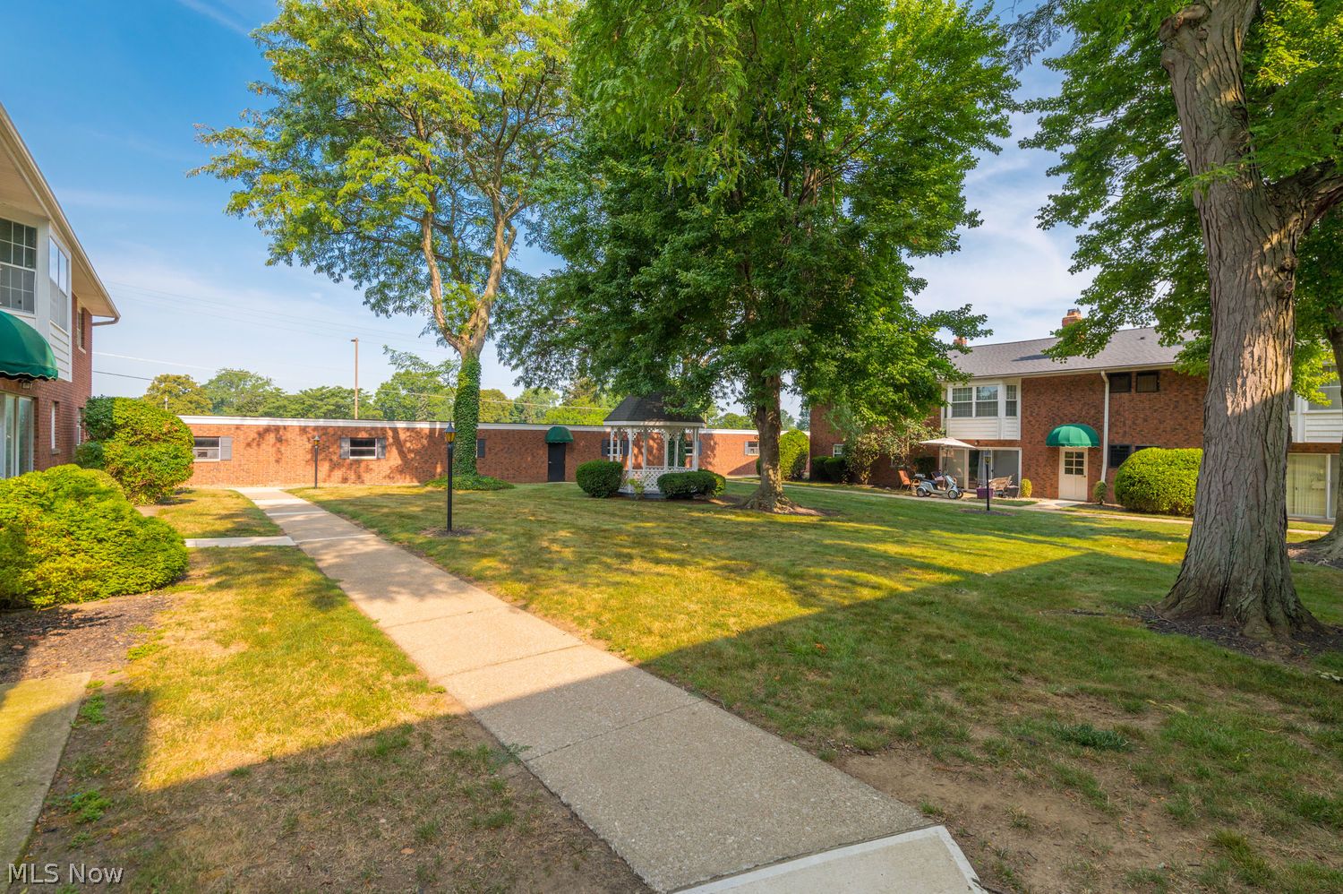 2888 Pease Drive Rocky River OH 44116