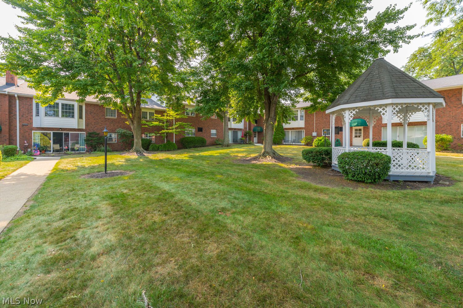 2888 Pease Drive Rocky River OH 44116