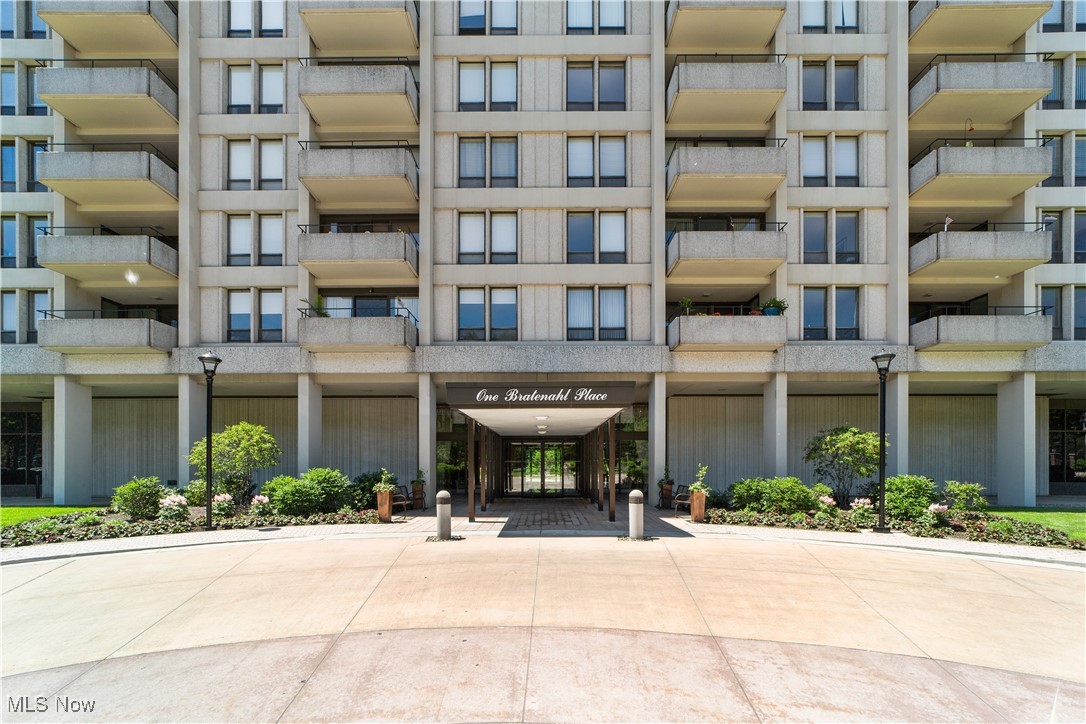 1 Bratenahl Place Bratenahl OH 44108