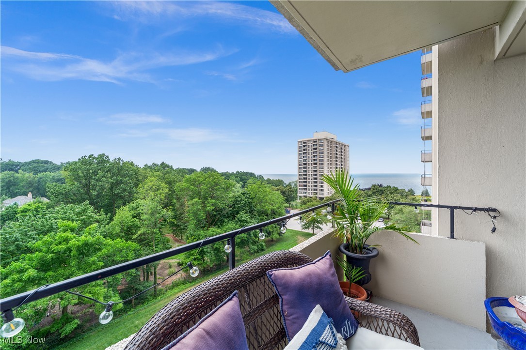 1 Bratenahl Place Bratenahl OH 44108