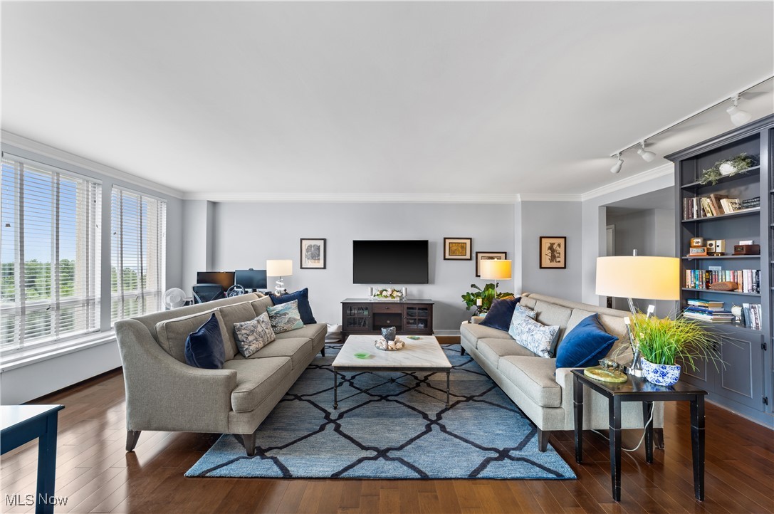 1 Bratenahl Place Bratenahl OH 44108