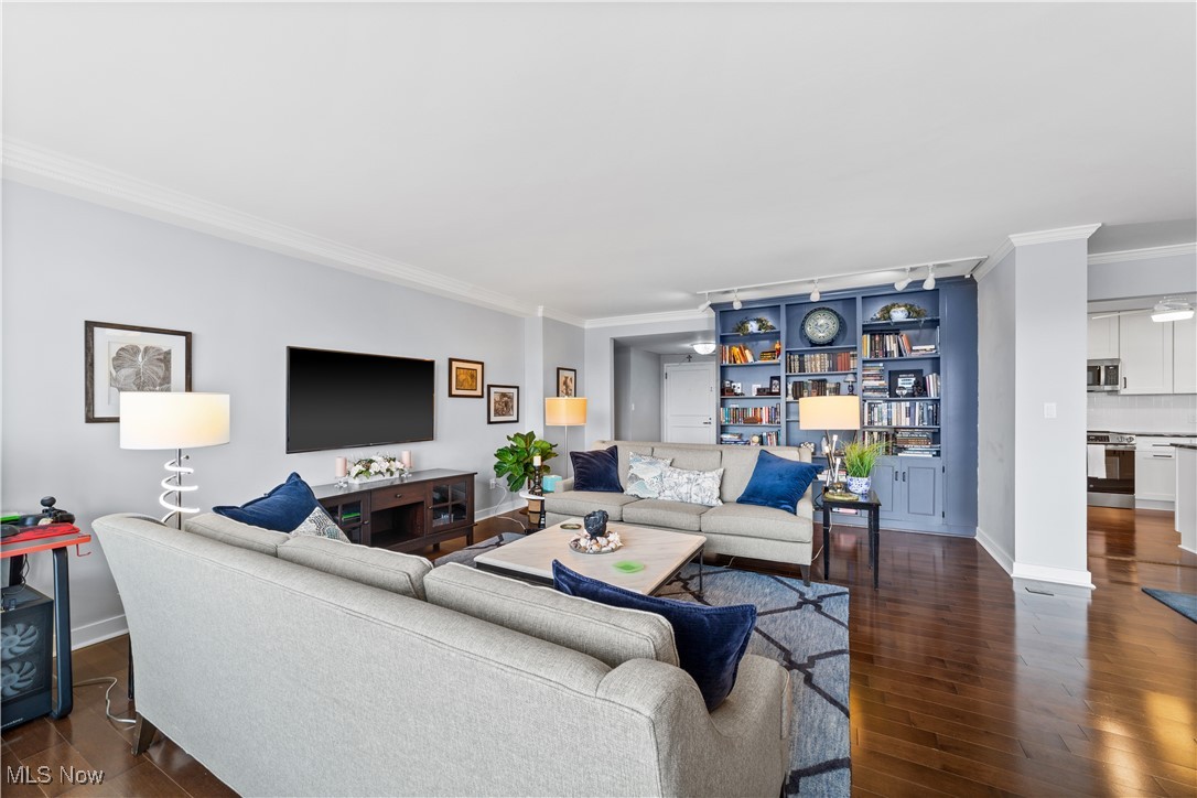 1 Bratenahl Place Bratenahl OH 44108