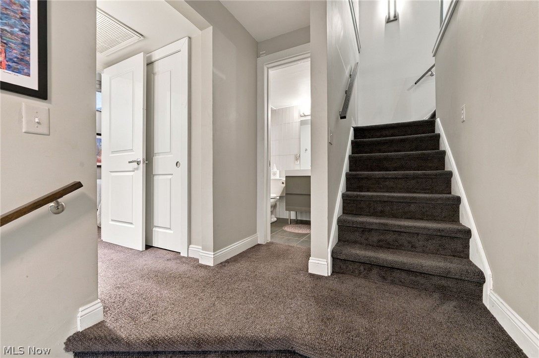 408 W Saint Clair Avenue Cleveland OH 44113