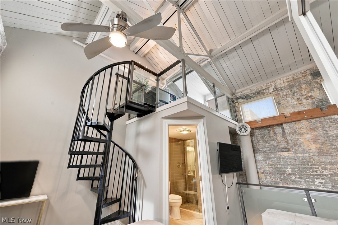 408 W Saint Clair Avenue Cleveland OH 44113