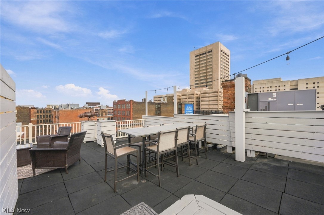 408 W Saint Clair Avenue Cleveland OH 44113