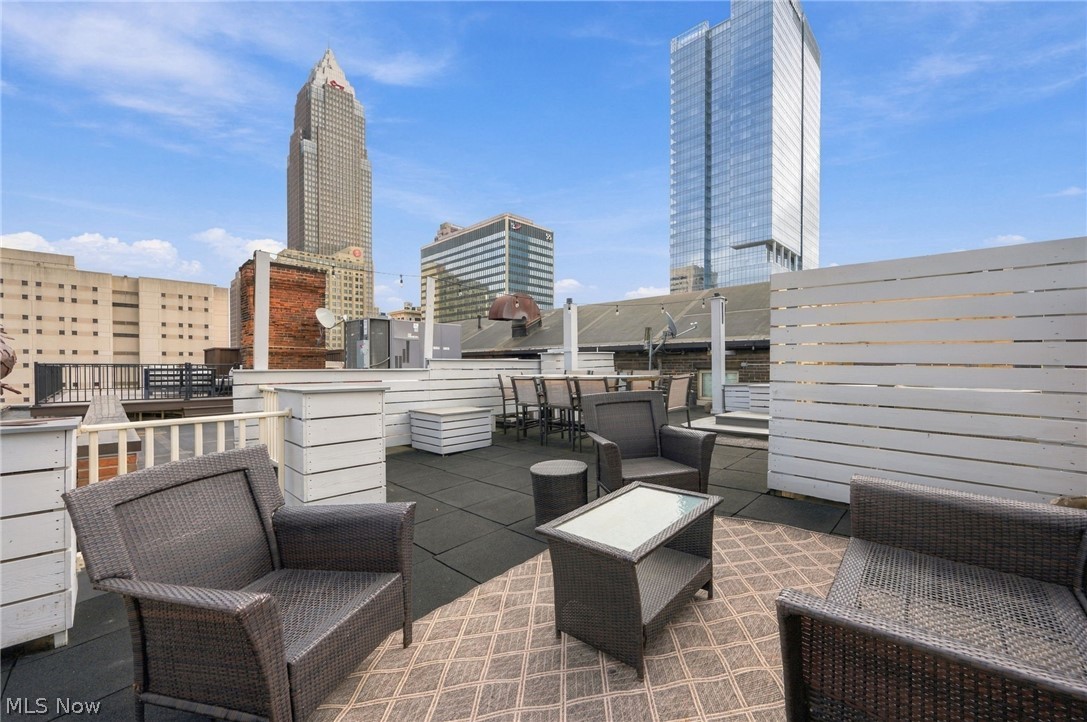 408 W Saint Clair Avenue Cleveland OH 44113