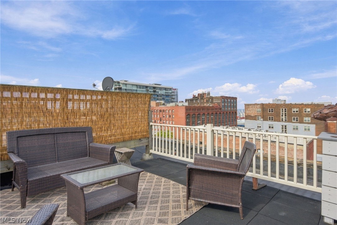 408 W Saint Clair Avenue Cleveland OH 44113