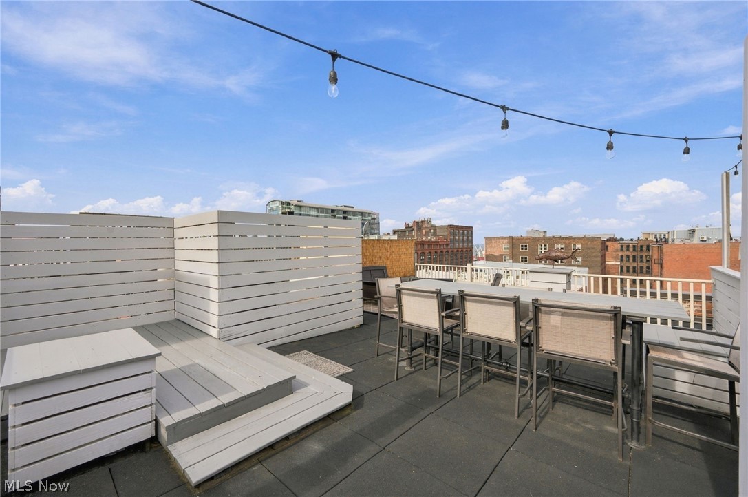 408 W Saint Clair Avenue Cleveland OH 44113