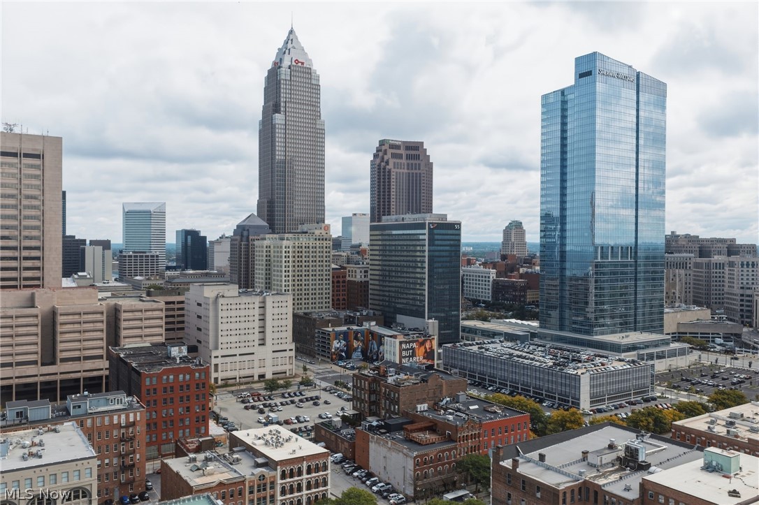 408 W Saint Clair Avenue Cleveland OH 44113