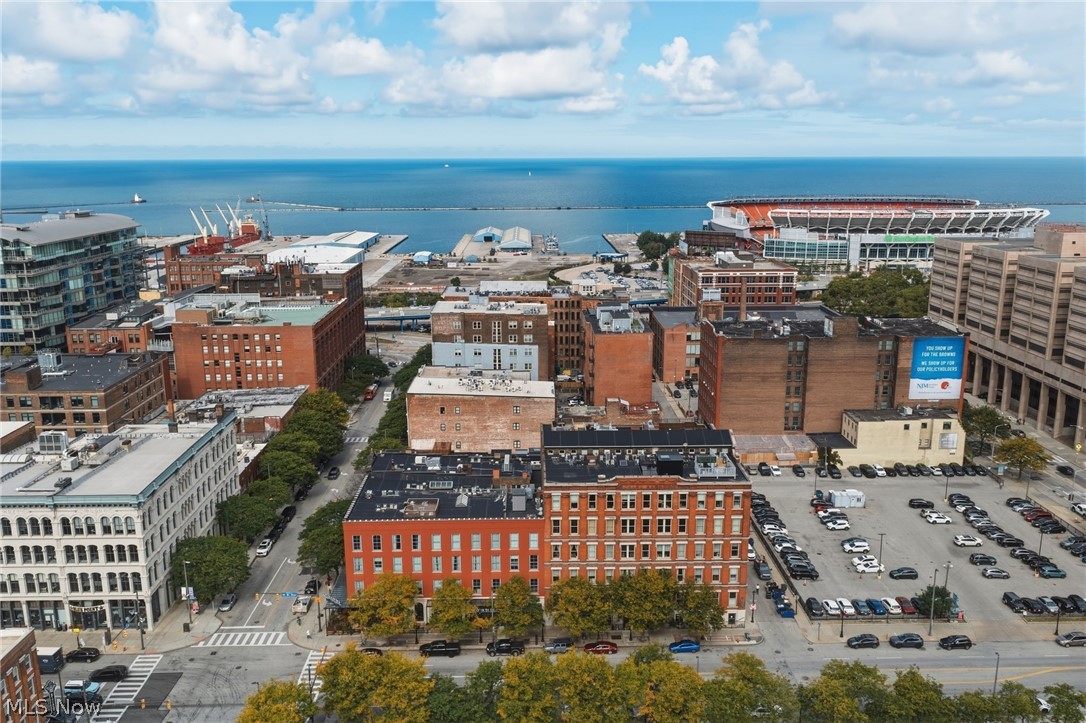 408 W Saint Clair Avenue Cleveland OH 44113