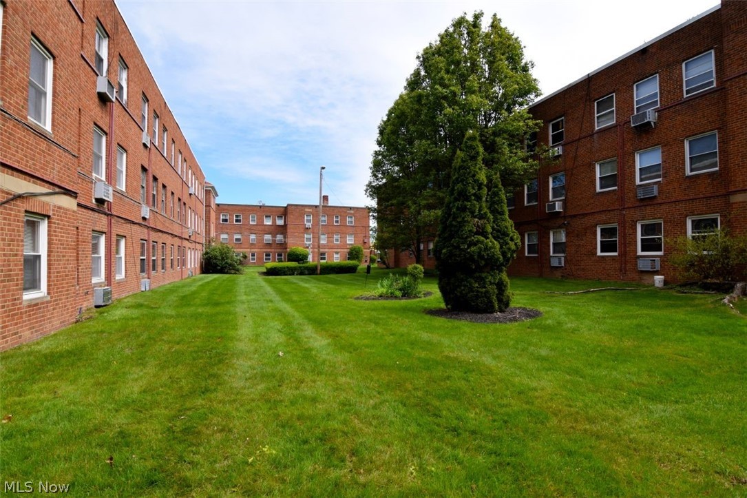 13765 Cedar Road South Euclid OH 44118