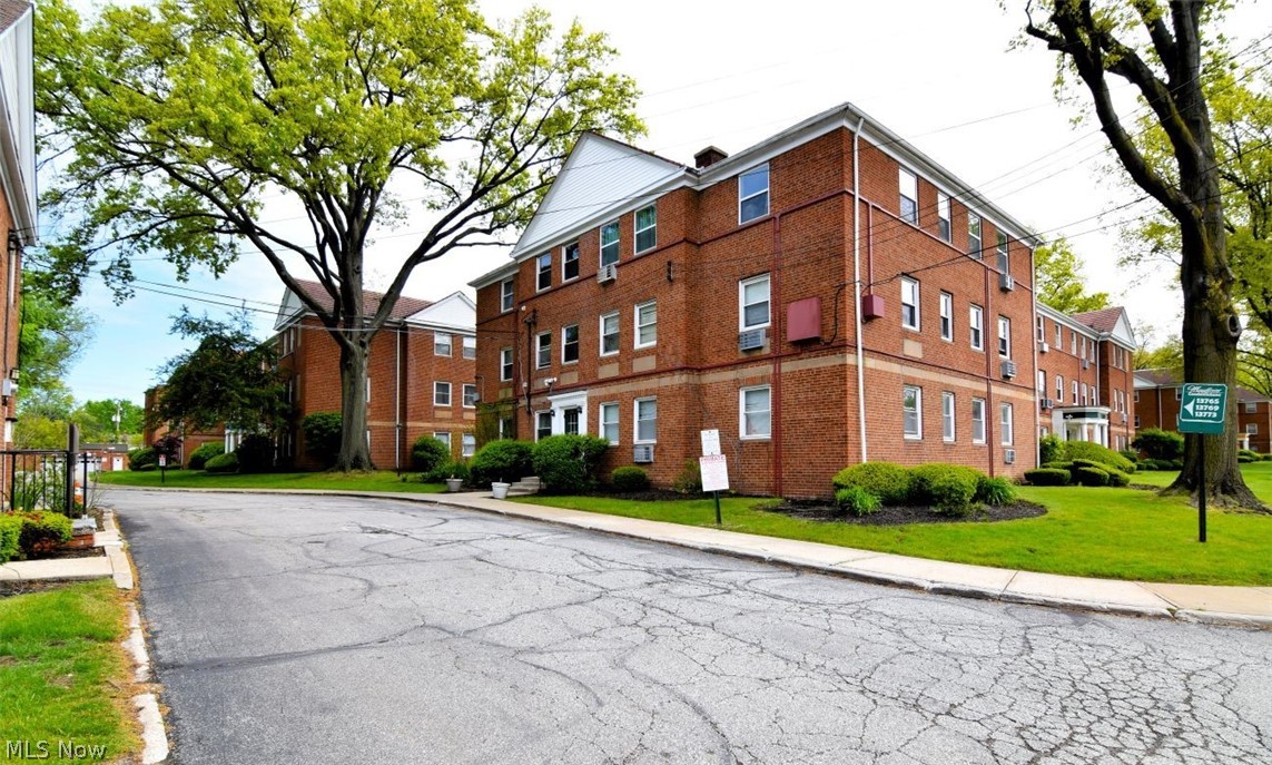 13765 Cedar Road South Euclid OH 44118
