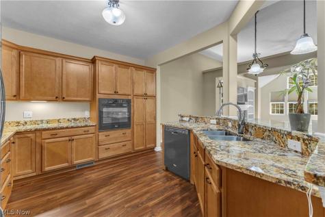 574 Hyannis Port Circle Avon Lake OH 44012