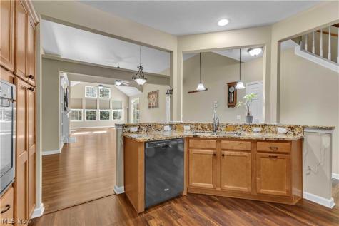 574 Hyannis Port Circle Avon Lake OH 44012
