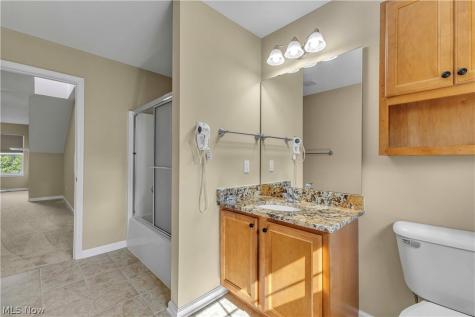 574 Hyannis Port Circle Avon Lake OH 44012
