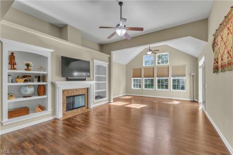 574 Hyannis Port Circle Avon Lake OH 44012