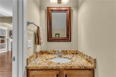 574 Hyannis Port Circle Avon Lake OH 44012