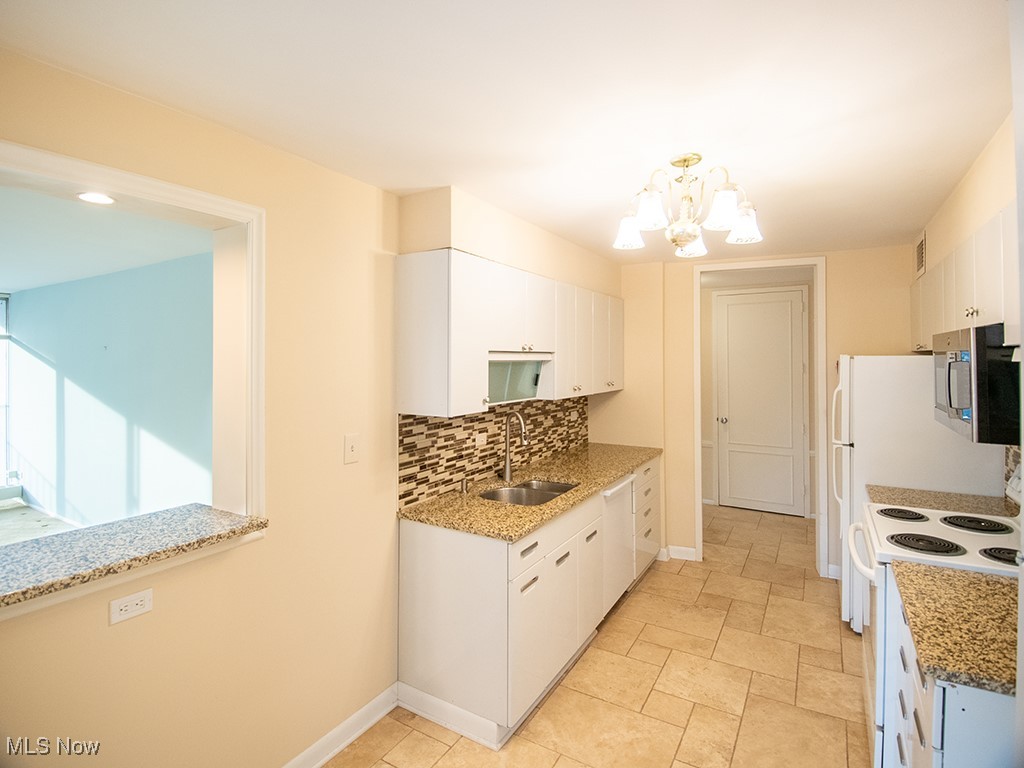 12700 Lake Avenue Lakewood OH 44107