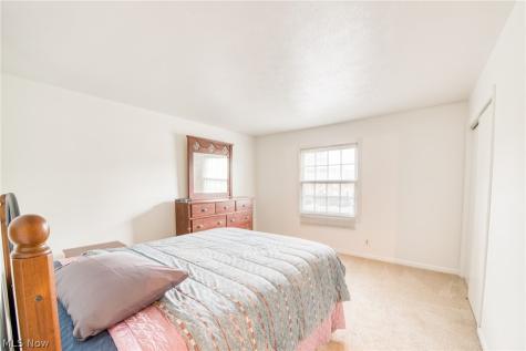 2398 Arlington Drive Lyndhurst OH 44124