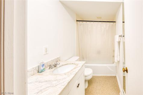 2398 Arlington Drive Lyndhurst OH 44124