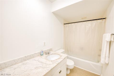 2398 Arlington Drive Lyndhurst OH 44124