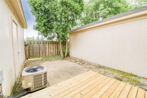 2398 Arlington Drive Lyndhurst OH 44124