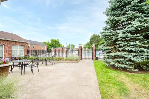 2398 Arlington Drive Lyndhurst OH 44124