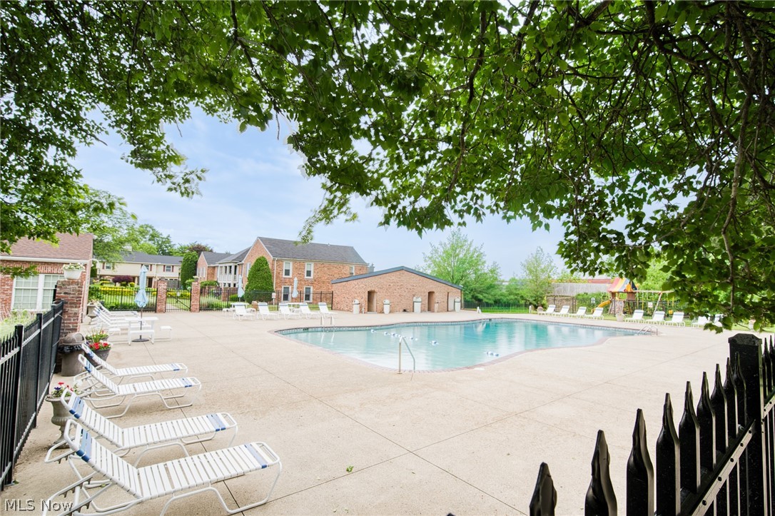 2398 Arlington Drive Lyndhurst OH 44124