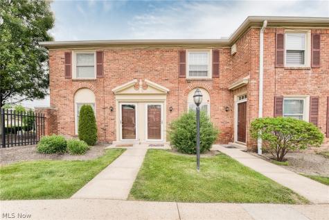 2398 Arlington Drive Lyndhurst OH 44124