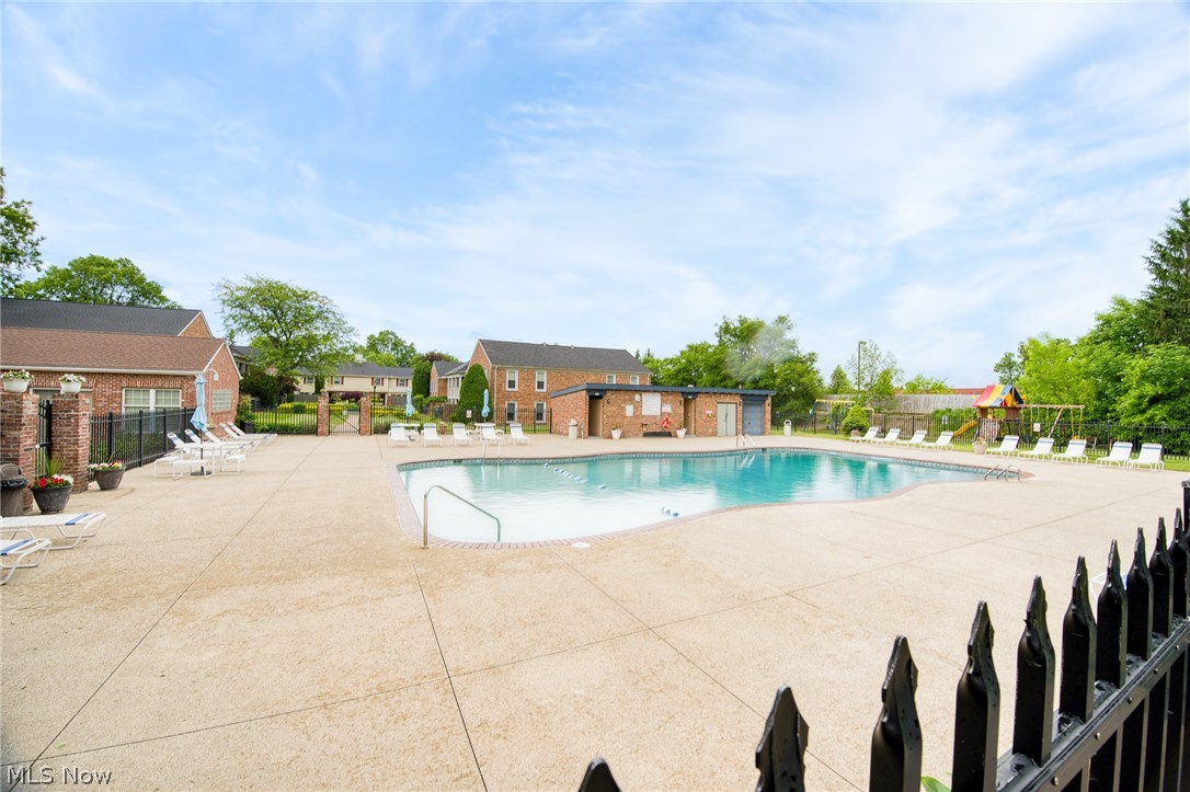 2398 Arlington Drive Lyndhurst OH 44124