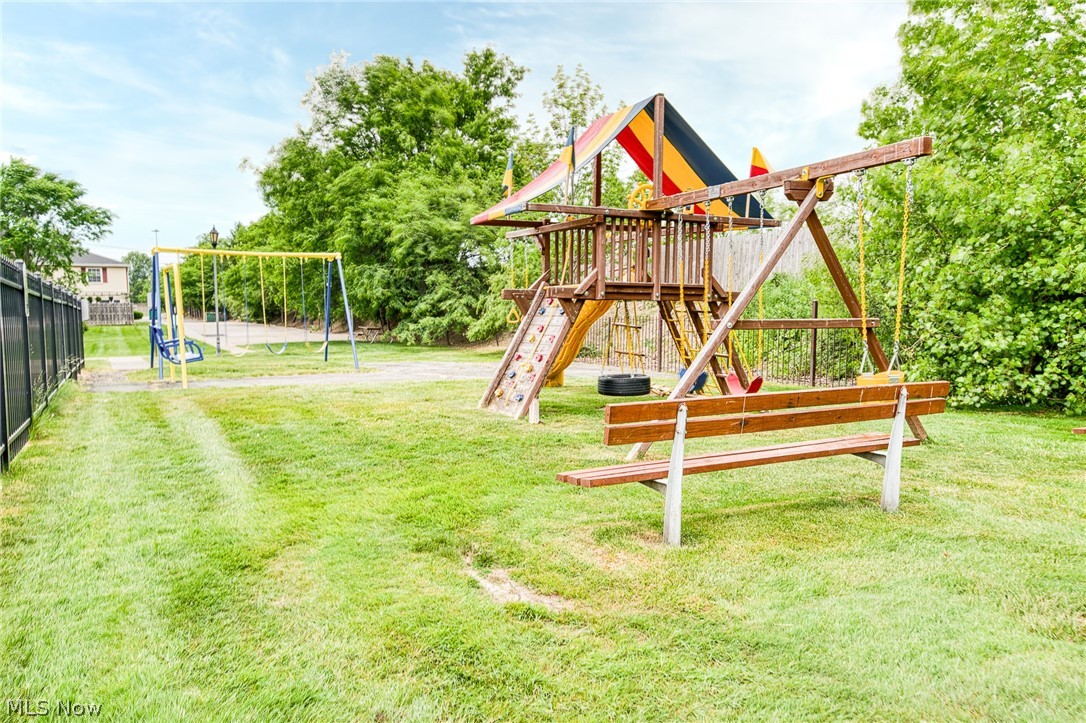 2398 Arlington Drive Lyndhurst OH 44124