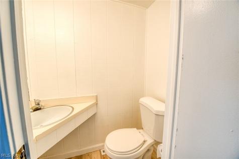 2398 Arlington Drive Lyndhurst OH 44124