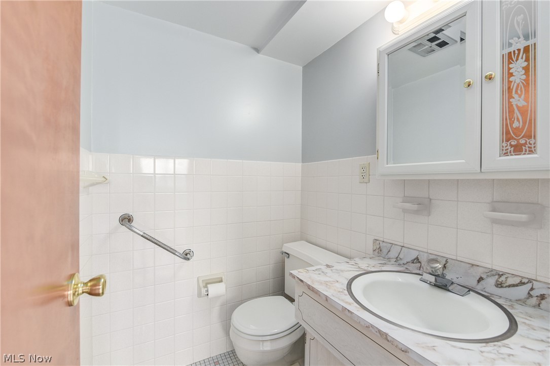 521 Tollis Parkway Broadview Heights OH 44147