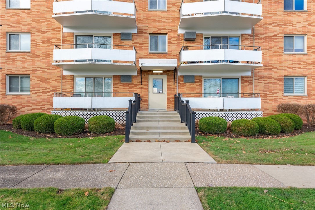 521 Tollis Parkway Broadview Heights OH 44147