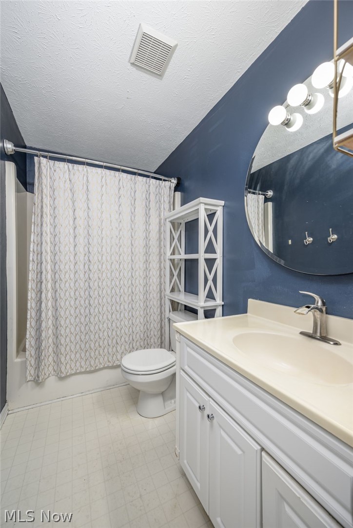 1317 Sandelwood Oval Kent OH 44240