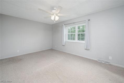 1317 Sandelwood Oval Kent OH 44240