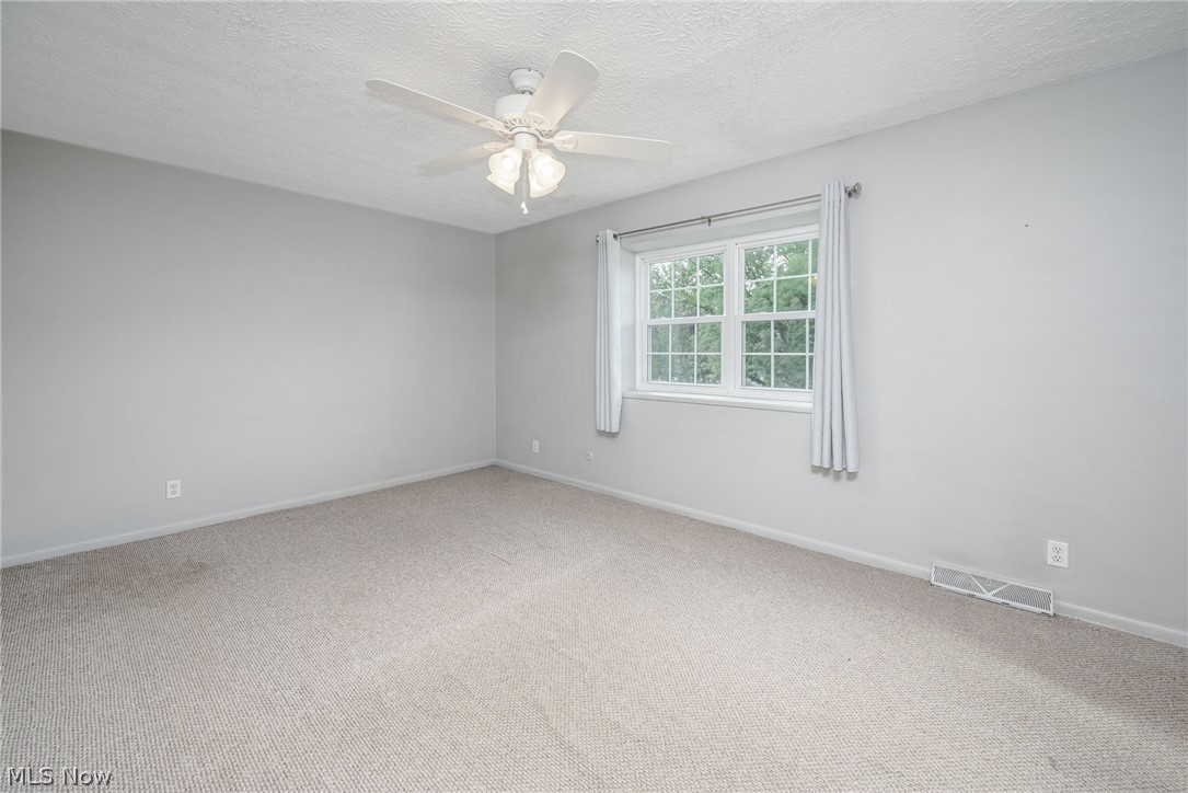 1317 Sandelwood Oval Kent OH 44240