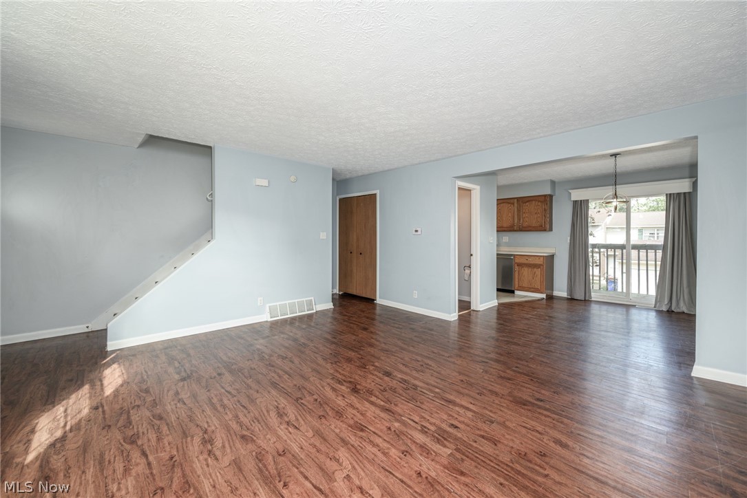 1317 Sandelwood Oval Kent OH 44240