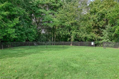 1317 Sandelwood Oval Kent OH 44240