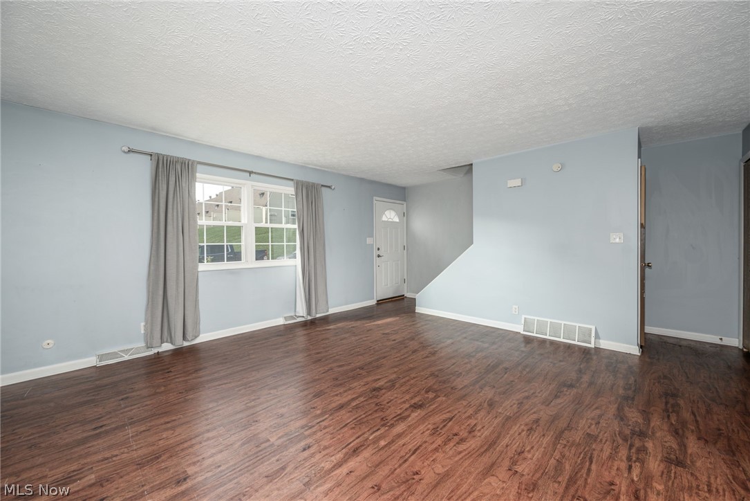 1317 Sandelwood Oval Kent OH 44240