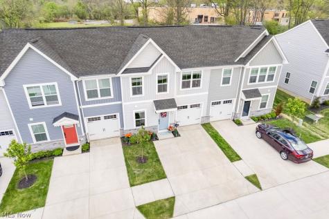 1278 Divot Circle Akron OH 44313