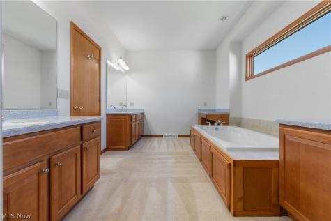 1315 Fieldcrest Drive Wadsworth OH 44281