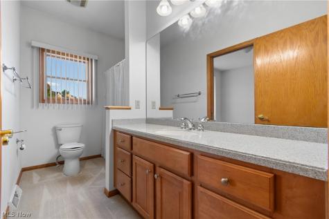 1315 Fieldcrest Drive Wadsworth OH 44281