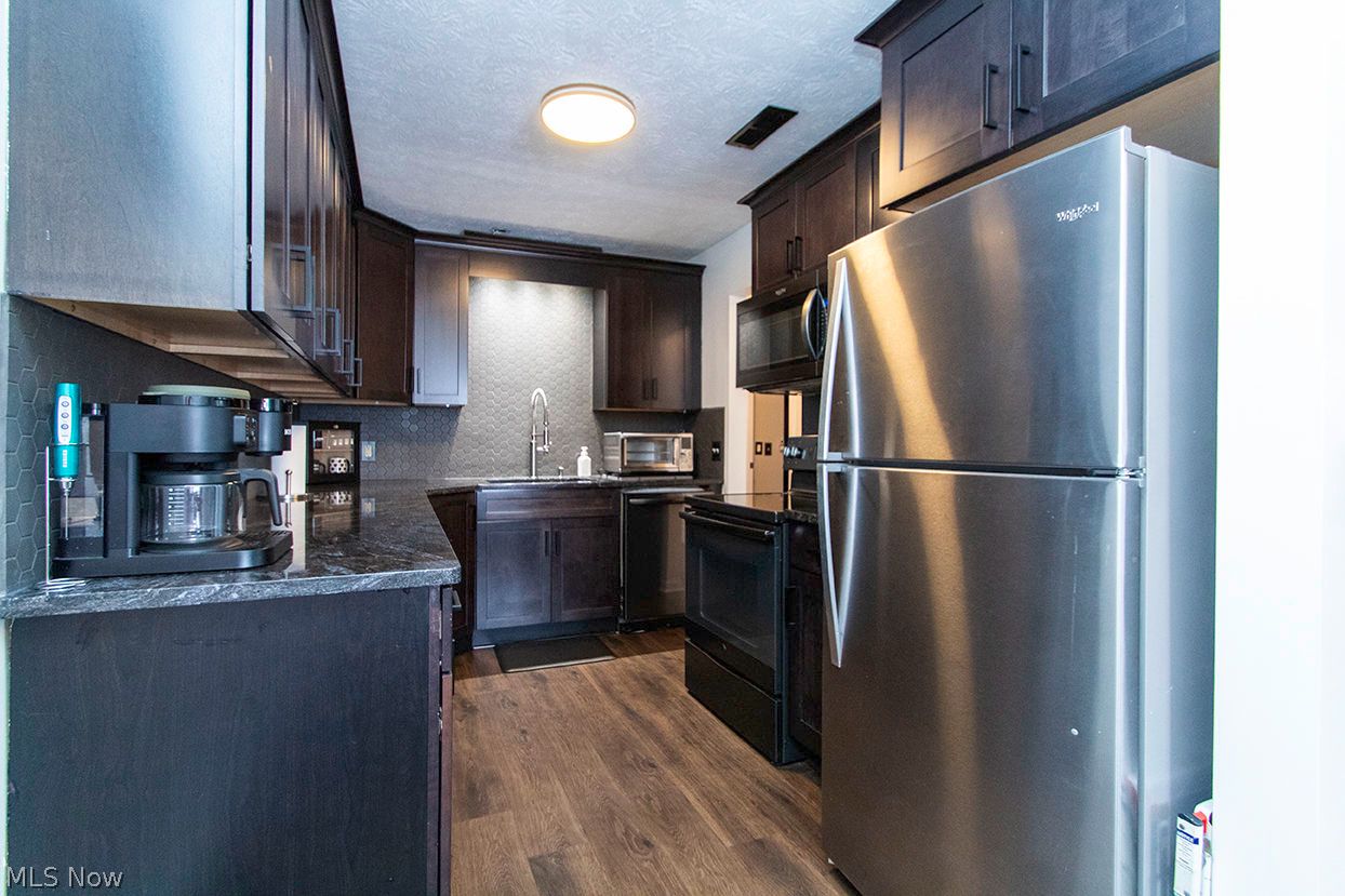 2685 Mull Avenue Copley OH 44321